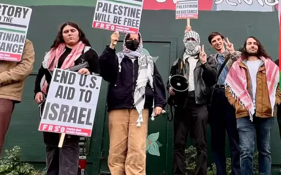 "اسحبوا الاستثمارات "  طالب في جامعة أمريكية يحتلون المبنى الإداري