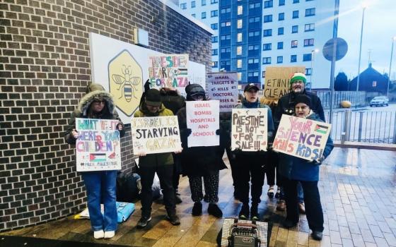 "حرروا فلسطين"  وقفة تضامنية في بريطانيا نصرًة لفلسطين