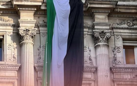 "قاطعوا الشركات المتواطئة"  حركة المقاطعة في فرنسا تدعو البلديات للتضامن مع فلسطين