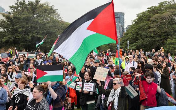 احتجاجات تضامنية تجوب عدة دول نصرةً لفلسطين