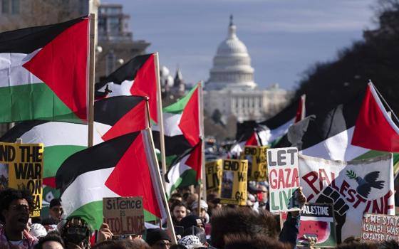 لأول مرة منذ عقدين..  الكشف عن تقدم تعاطف الأمريكيين مع الفلسطينيين على “إسرائيل”