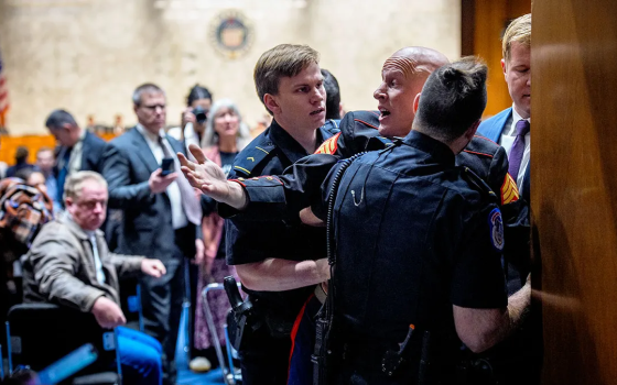 دعوات لدعم جندي أمريكي تم الاعتداء عليه لتنديده بدعم الاحتلال