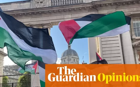 "عاقبوا إسرائيل" وقفة احتجاجية أمام البرلمان الأيرلندي دعمًا لغزة