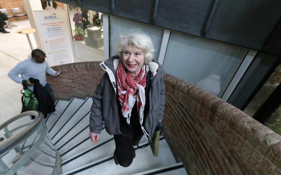 الناشطة أوليفا زيمور تمثل أمام القضاء الفرنسي  