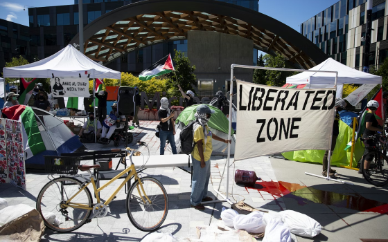 “شركتنا عامود الإبادة”..  احتجاج تضامني لموظفين من “مايكروسوفت”