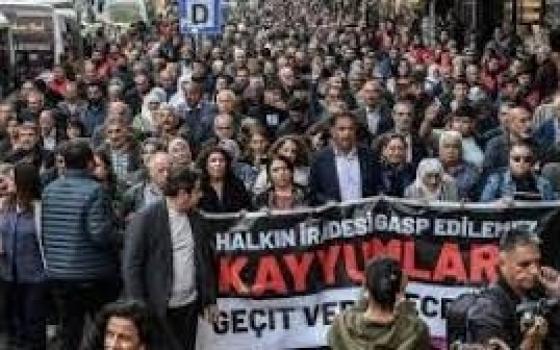 لليوم الـ146 بإسطنبول .. احتجاج في أوسكودار رفضًا لافتتاح "ماك كافيه" التابع لماكدونالدز