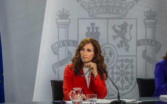 وزيرة إسبانية تصف "نتنياهو" بمجرم إبادة