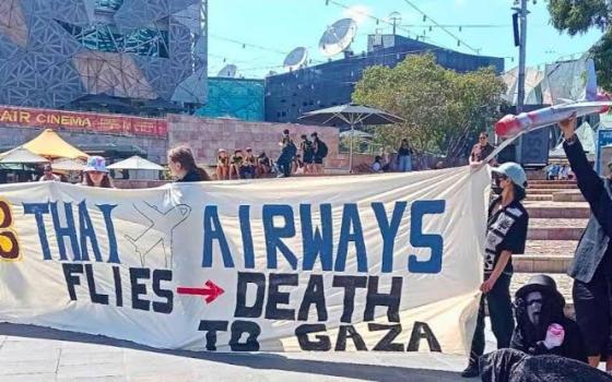 تنقل أسلحة لآلة الإبادة.. احتجاج في مطار سيدني ضد الخطوط الجوية التايلاندية