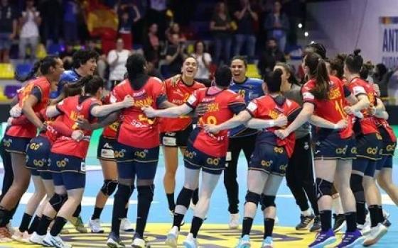 لرفعهم شعار داعم لفلسطين.. تحريض إسرائيلي ضدّ منتخب إسبانيا لكرة اليد