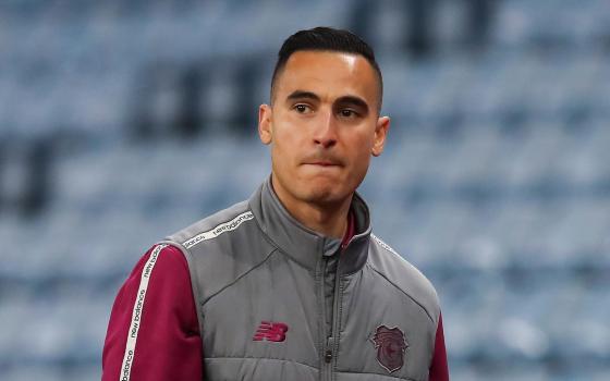 انتصار لأنور الغازي بعد فسخ عقده بسبب دعمها لفلسطين