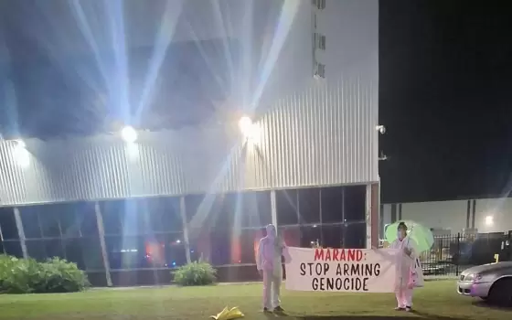 عقب إغلاقه لساعات.. الشرطة الأسترالية تعتقل ناشطين سيطروا على مصنع يسلّح الاحتلال