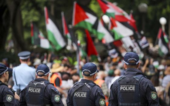 يحظر التضامن مع فلسطين..  نشطاء في أستراليا يطعنون في قانون عنصري