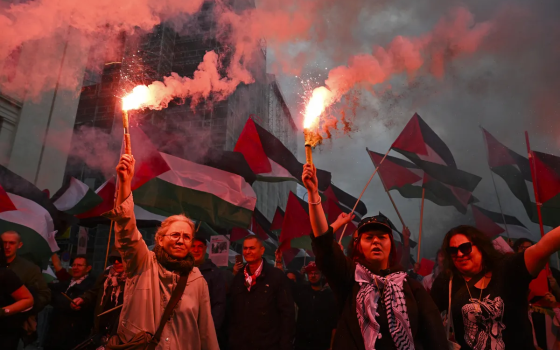 “رياضة تروج للإبادة”!  عريضة تطالب Airbnb بوقف شراكتها مع “الفيفا”