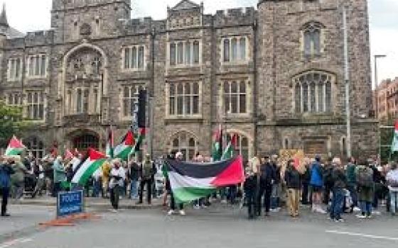 احتجاج داعم لناشط قاطع مؤتمرًا لـ "غوغل"