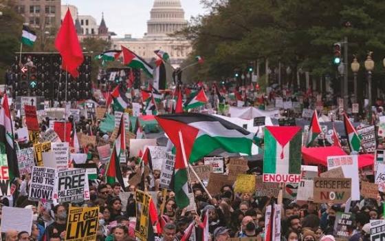 أمام الكونغرس الأمريكي ناشطون يطالبون مجلس الشيوخ بوقف تسليح الاحتلال