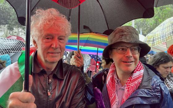 “سيدني” تُعيّن أكاديميًا صهيونيًا لقمع الأنشطة المناهضة للإبادة