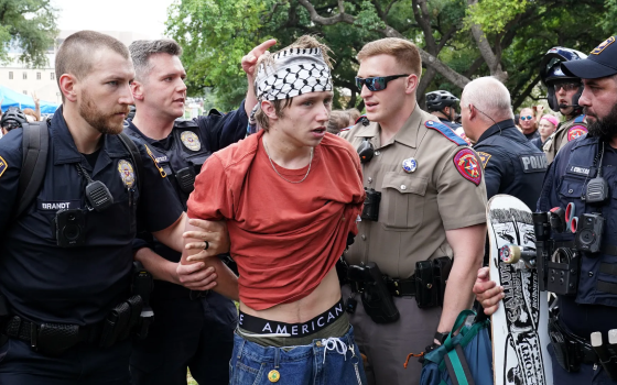 قمعًا للحراك الطلابي.. العدل الأمريكية” تُقاضي جامعة هارفارد