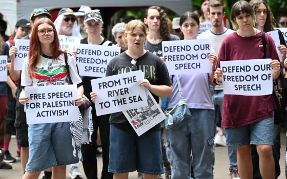 قانون يجرم التضامن!  أستراليا تعتقل متظاهرين بسبب شعار “من النهر إلى البحر”