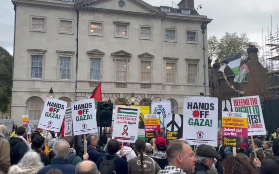 مظاهرة داعمة لفلسطين أمام البرلمان البريطاني