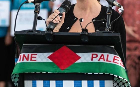 إستر إكسبوزيتو تُشارك في فعالية تضامنية مع فلسطين