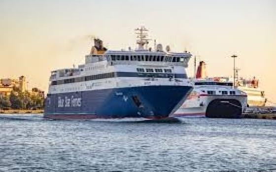 عبر موانئ إيطاليا واليونان  ..تحرك أوروبي لإيقاف مرور شحنات أسلحة متجهة للاحتلال