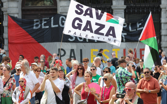 وقفة داعمة للناشطة “أوليفيا زيمور” في بلجيكا