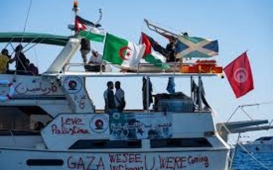 إدانة تونسية لتمديد اعتقال نشطاء “أسطول الصمود”