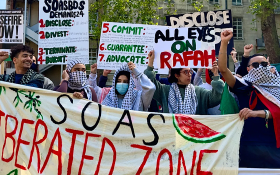 انتصار قضائي لطلاب “لندن” بعد فصلهم تعسفيًا بسبب دعمهم لفلسطين