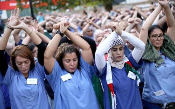 تتعاون مع شركات إسرائيلية قلق في NHS من منح “بالانتير” وصولًا لأنظمة داخلية