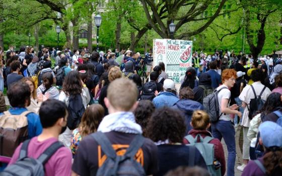 "اسحبوا الاستثمارات المتواطئة" حملة طلابية بجامعة SOAS ببريطانيا