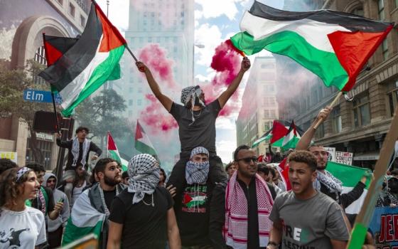 تضامنًا مع فلسطين  طلاب يحتلون مبنى إداريًا في جامعة بلجيكية