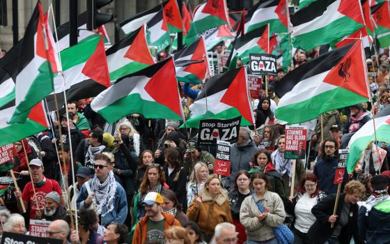 دعوات للمجالس في بريطانيا بالتوقيع على عريضة لفلسطين