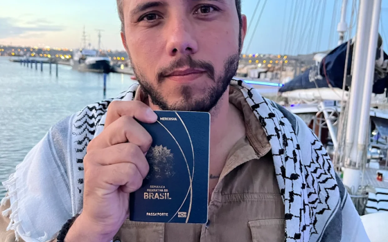 تعرّض تياغو للضرب الوحشي، لدرجة أنه لم يعد قادرًا حتى على فتح عينيه. عينه اليسرى تواجه خطرًا حقيقيًا بفقدان البصر بشكل دائم.