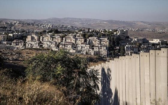 أكثر من 100 منظمة تُطالب الحكومة البريطانية بإلغاء مزاد لبيع أراضٍ فلسطينية في لندن