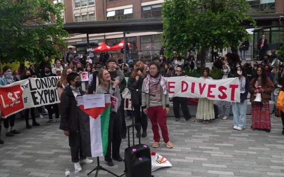 طالبوا بإلغائه فورًا..  بيان طلابي يُطالب بإلغاء مزاد لبيع أراضٍ فلسطينية مسروقة في لندن