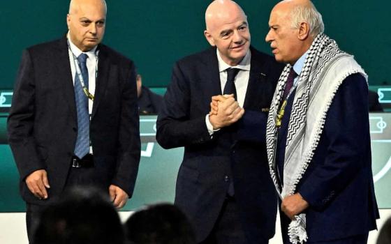 الفيفا يخطط لفرض مباراة تطبيعية بين فلسطين والاحتلال في ميامي