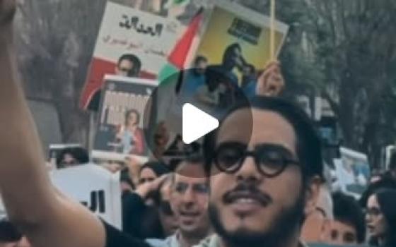مختطفون منذ 20 يومًا..  وقفة في تونس تطالب بإطلاق سراح نشطاء القافلة المختطفين في ليبيا
