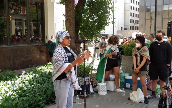 لتضامنهم مع فلسطين.. اتهام ثمانية نشطاء في ميشيغان “بالتآمر والتهديد” ضد مسؤولين ومؤسسات