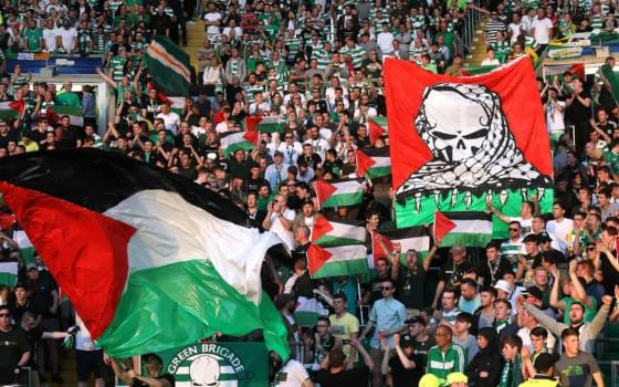متواطئ مع الاحتلال..  مشجعو سلتيك الأسكتلندي يرفضون تعيين روبي كين مديرًا فنيًا