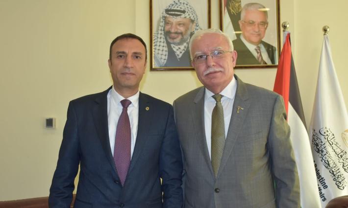 الخارجية والمغتربين ترحب برفع فنزويلا تمثيلها لدى فلسطين 👍