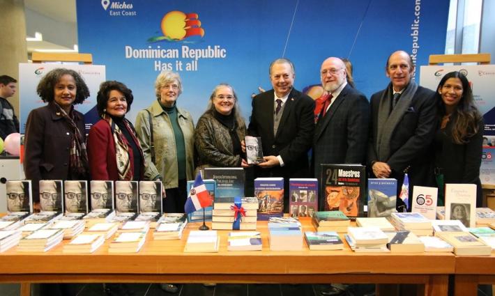 250 شخصية تقاطع معرض الكتاب الدولي في الدومينيكان✊