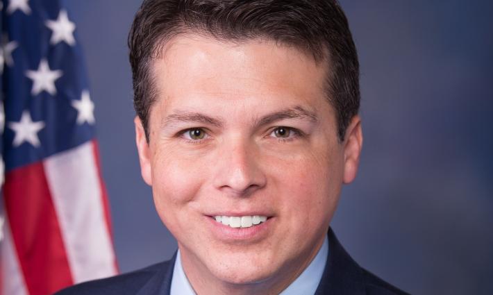 مطالبات بمنع مشاركة نائب أيرلندي في محاضرة السلام المرتقبة 🤚