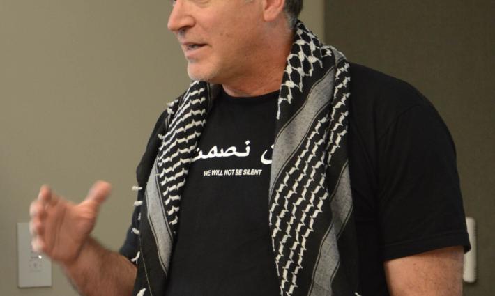 تغريدة ميكو بيليد حول وحشية إسرائيل ونظام أبارتهايد