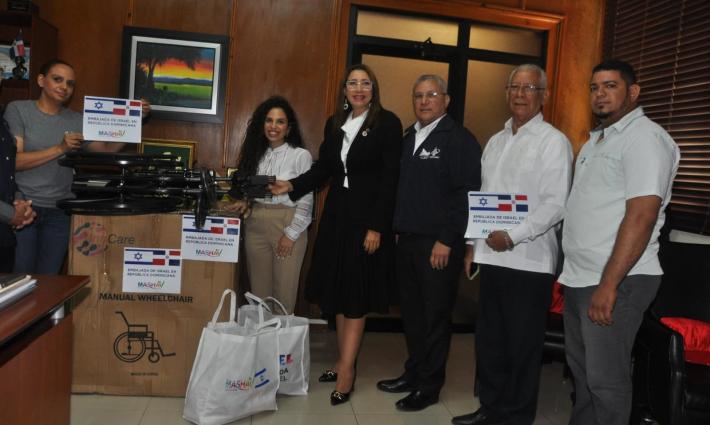 لتبييض جرائمه.. وكالة تابعة للاحتلال تقدم مساعدات في الدومينيكان😡