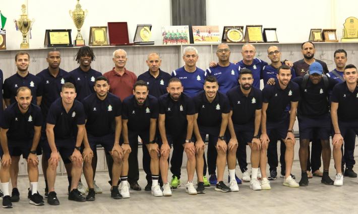 الوحدات يُنهي تحضيراته للقاء أهلي دبي😡