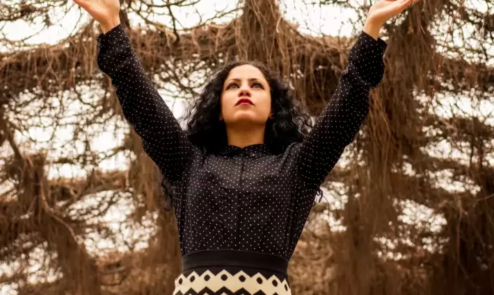 نقيب الفنانين التونسي يلتقي المغنية آمال المثلوثي👍