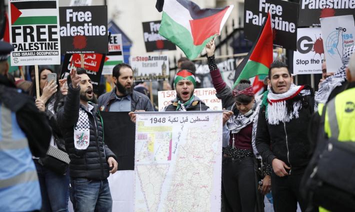 وزير التعليم البريطاني: يجب اعتقال مرددي هتاف "من النهر إلى البحر"