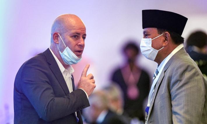 "لقاء غير عادي".. سفير الاحتلال في البحرين يلتقي وزير الدفاع الإندونيسي