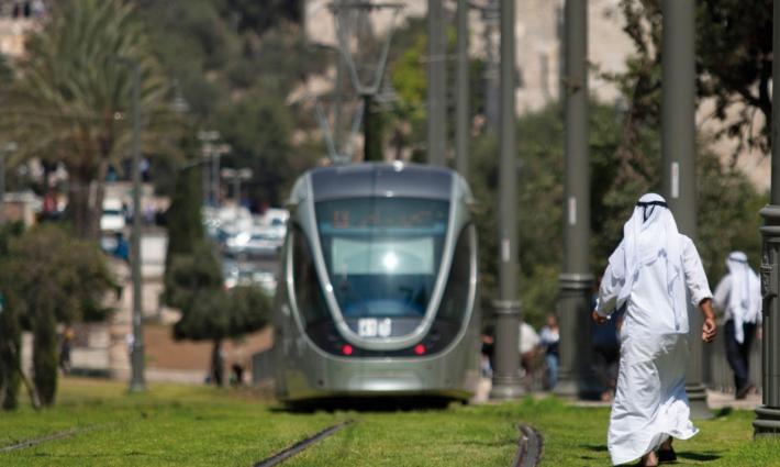 منظمة العفو الدولية تطالب شركة CAF بوقف دعم مشروع القطار الخفيف بالقدس