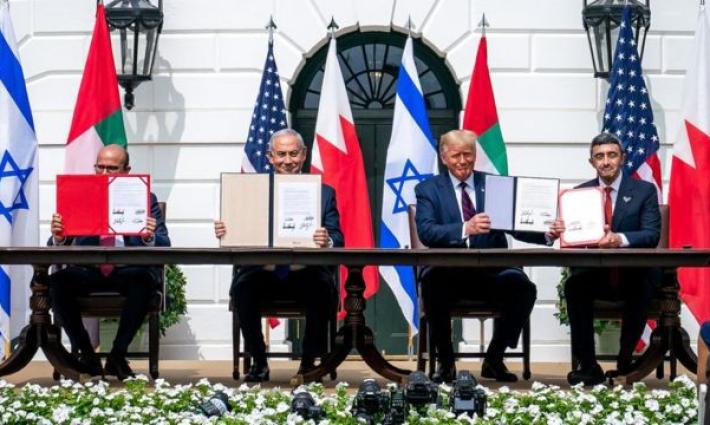 الاحتلال يدعو لتقديم حوافز للدول العربية لتوسيع التطبيع